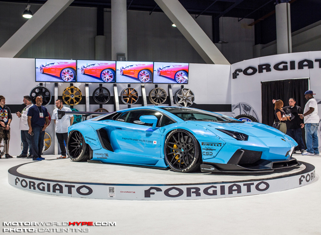 SEMA2014_LibertyWalk_LamborghiniAventador_small2