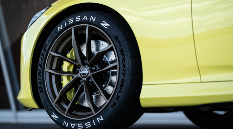 Nissan Z Proto Z wheel and brake caliper