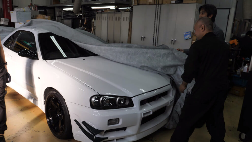 The ionic Mine's R34 V-Spec II Nissan GT-R Skyline as seen on the GT Channel YouTube show JDM GT
