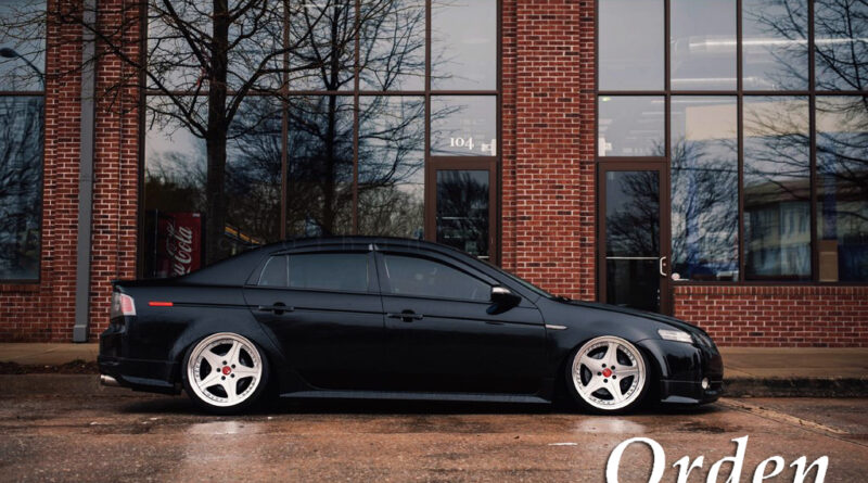 Leon Hardiritt Orden wheel in silver polish finish on Acura TL side view