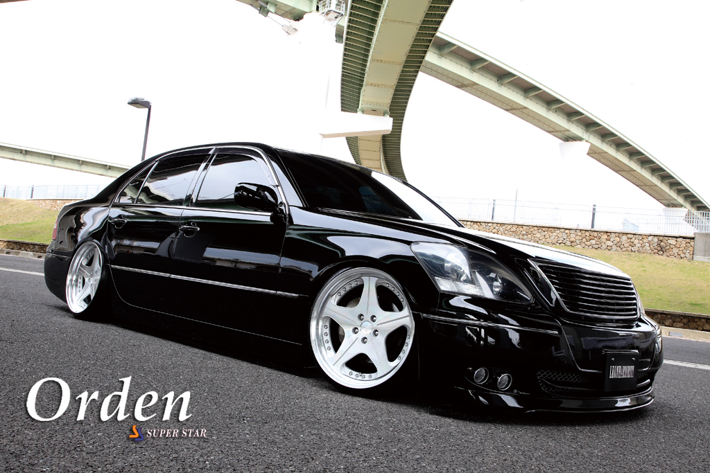 Leon Hardiritt Orden wheel in silver polish finish on Lexus LS430
