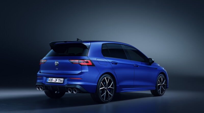 2022 Volkswagen Golf R rear perspective view