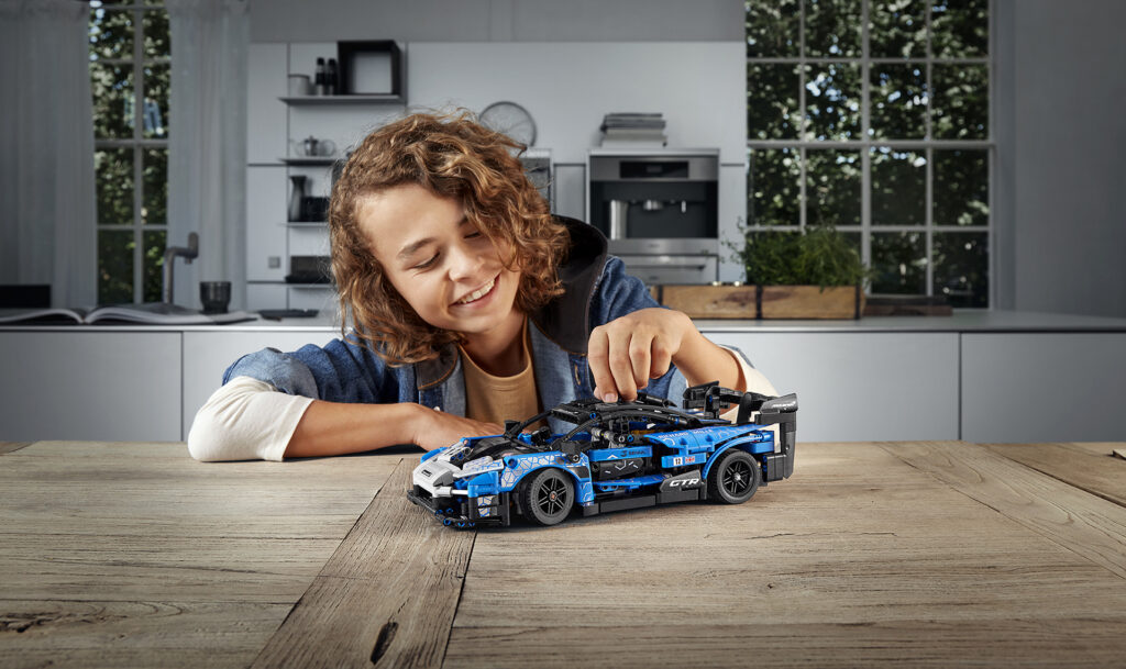 LEGO Technic McLaren Senna GTR set