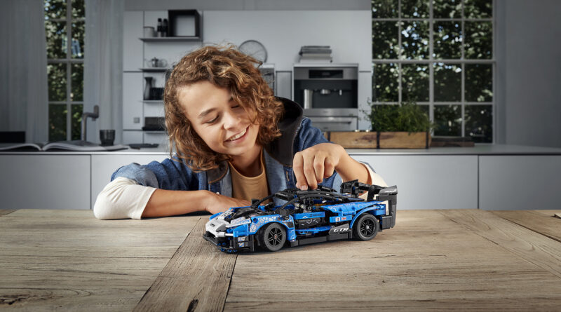 LEGO Technic McLaren Senna GTR set