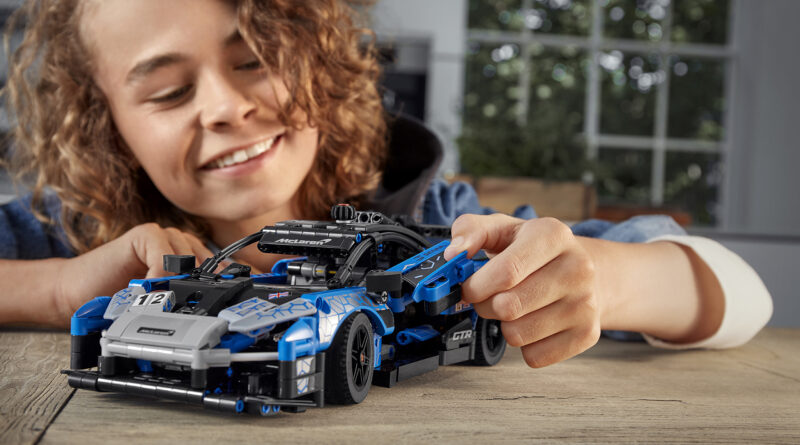 LEGO Technic McLaren Senna GTR set