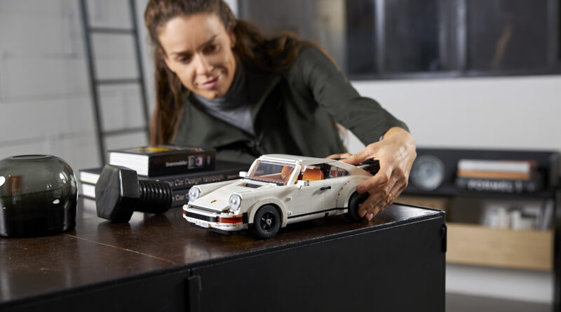 LEGO reveals new Porsche set 10295 based on the classic 911. This kit can be made into a 911 coupe or 911 Targa top.