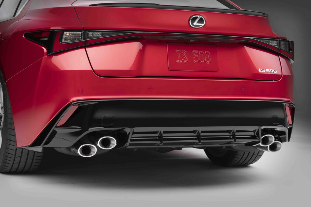 Lexus IS 500 F Sport Performance rear diffuser and quad-tip exhaust