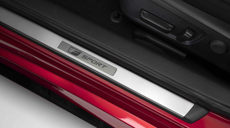 Lexus IS 500 F Sport Performance door sill