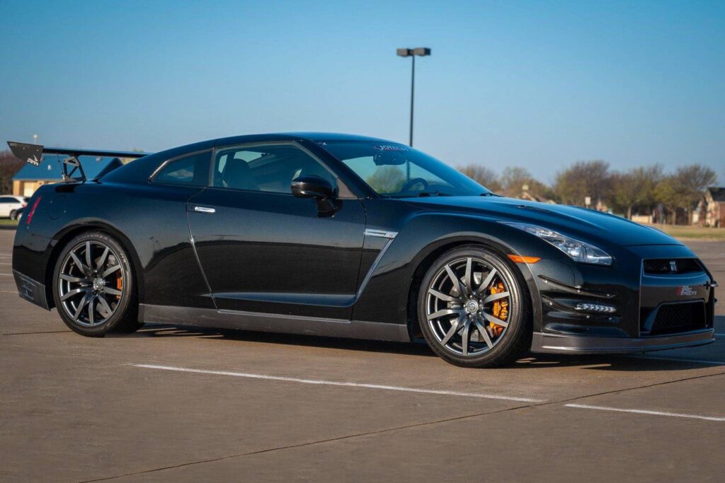 Jet Black Pearl 2014 Nissan GT-R with 1,000 horsepower for sale on CarsAndBids.com
