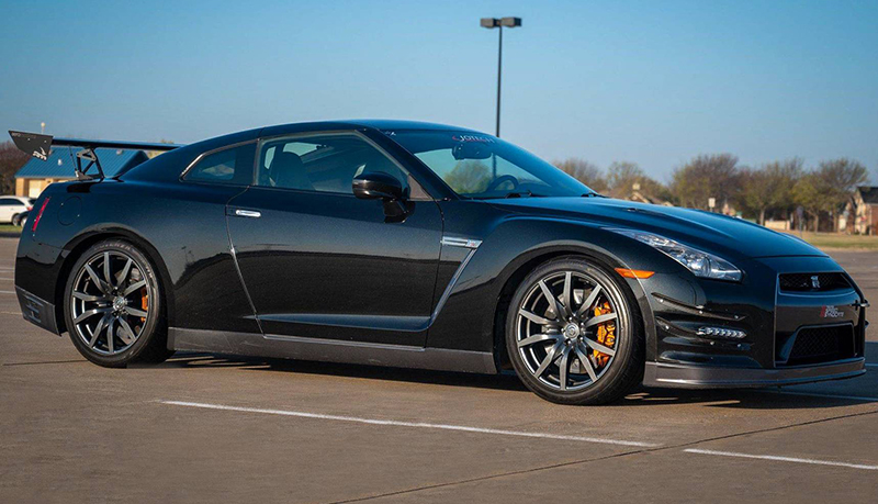 Jet Black Pearl 2014 Nissan GT-R with 1,000 horsepower for sale on CarsAndBids.com